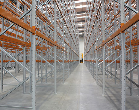 Narrow Aisle Adjustable Pallet Racking in warehouse
