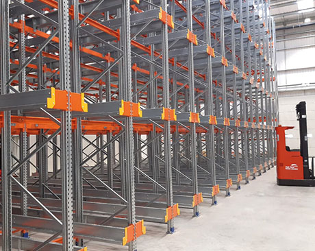 forklift truck with pallet racking 